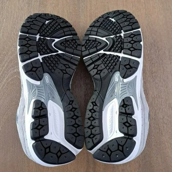 New Balance 2002R Sneaker - Color: Grey / Grey - Size: Women 7 Wide (D) - Picture 8 of 9